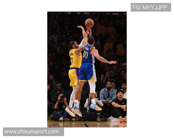 勇士与湖人季前赛对决揭幕NBA新赛季精彩纷呈值得期待 勇士与湖人季前赛对决揭幕NBA新赛季精彩纷呈值得期待