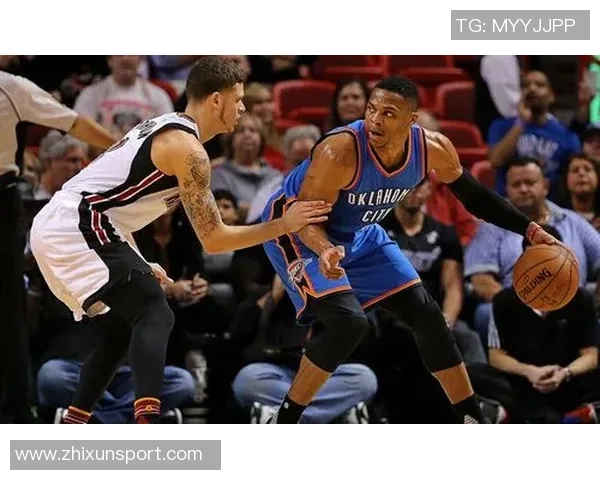 雷霆勇士西部决赛第三场激战回顾与精彩瞬间分析